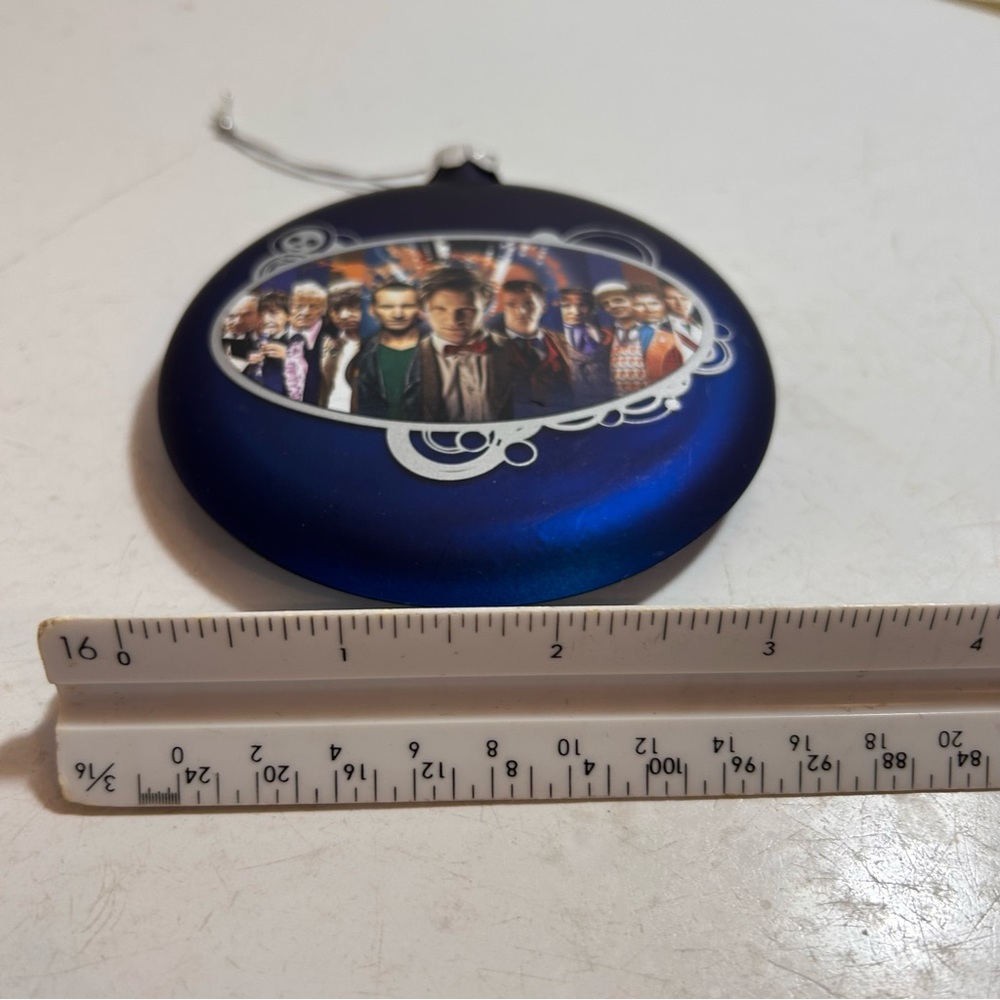 Doctor Who handcrafted glass Christmas tree ornament - Picture 8 of 8